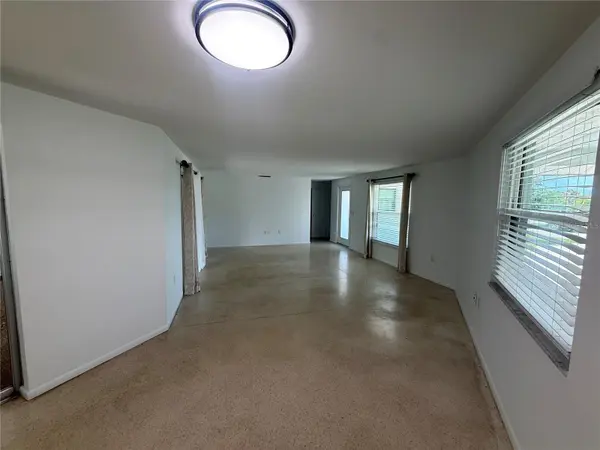 8735 DUNMORE DR, Sarasota, FL 34231