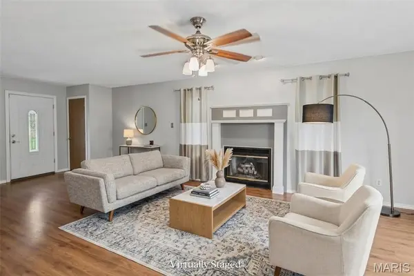 82 Spring GLN, Collinsville, IL 62234