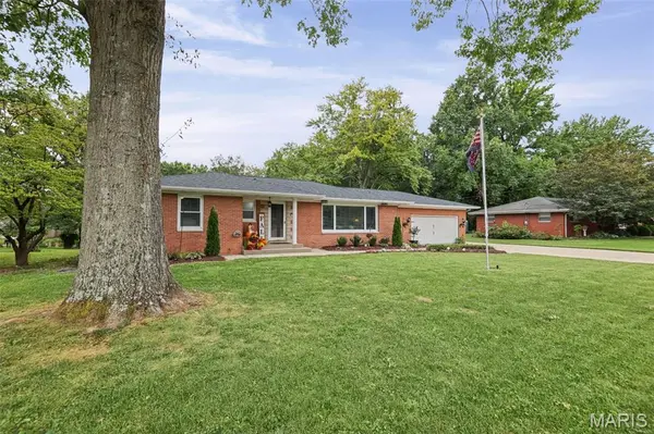 50 Will Vina DR, Collinsville, IL 62234