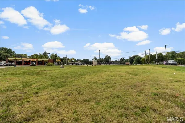 6678 Mexico RD, St Peters, MO 63376