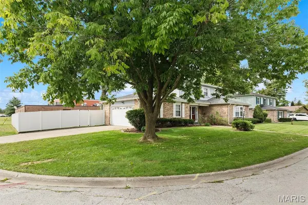 537 Windrift DR, Belleville, IL 62221