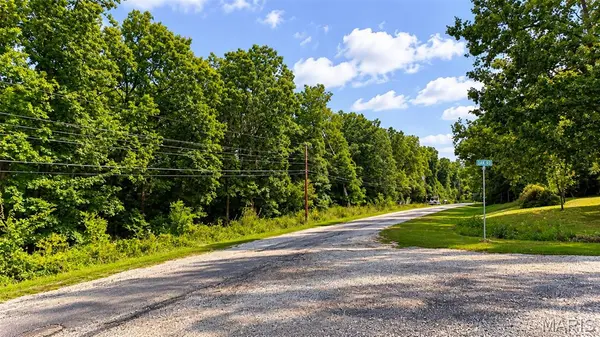 324 Hickory DR, Cuba, MO 65453