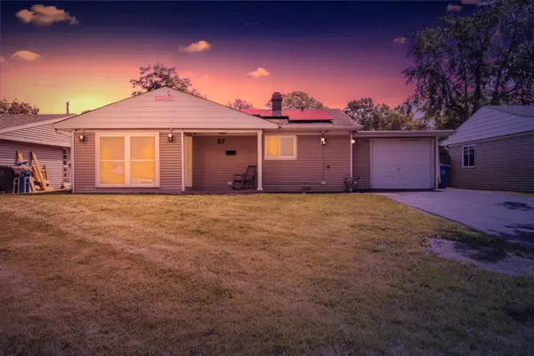 27 Cardinal LN, Carpentersville, IL 60110