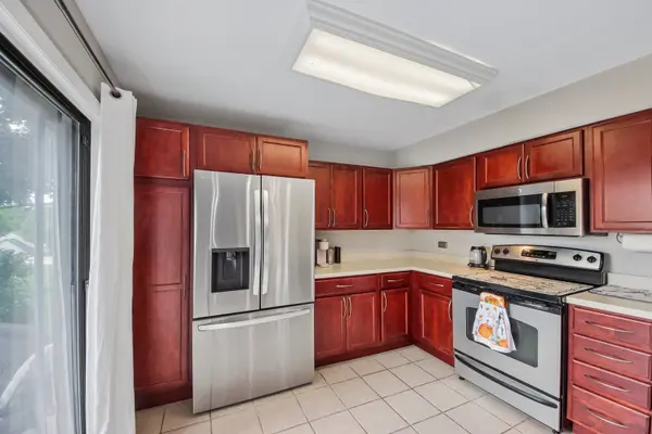 736 Glen WAY, Gurnee, IL 60031