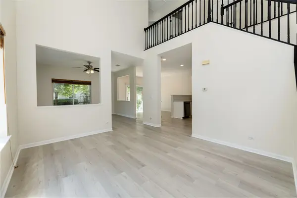 311 Abington Woods DR #311, Aurora, IL 60502