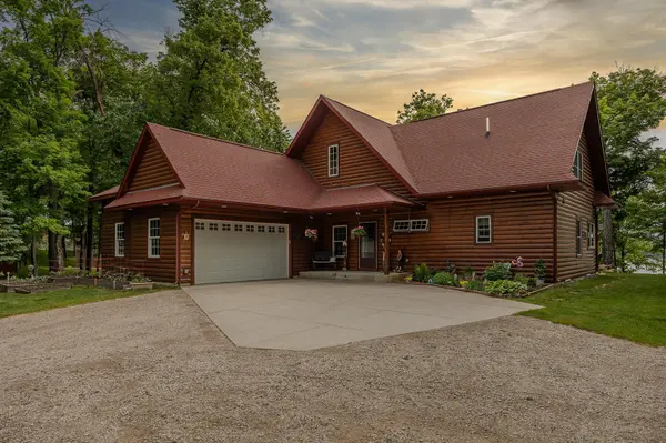 421 Goshawk LN NW, Hackensack, MN 56452