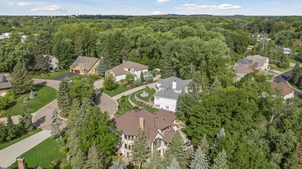 685 Valley View CT, Shoreview, MN 55126