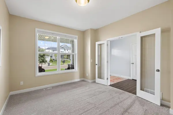 509 Waterford PL, Waconia, MN 55387