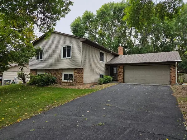 12273 Jack Pine TRL, Eden Prairie, MN 55347