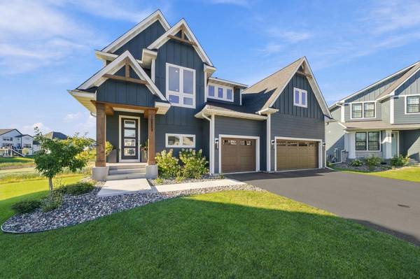 10229 Queensland LN N, Maple Grove, MN 55311