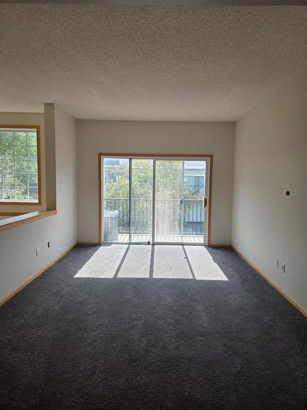 2387 Eagle Trace LN, Woodbury, MN 55129