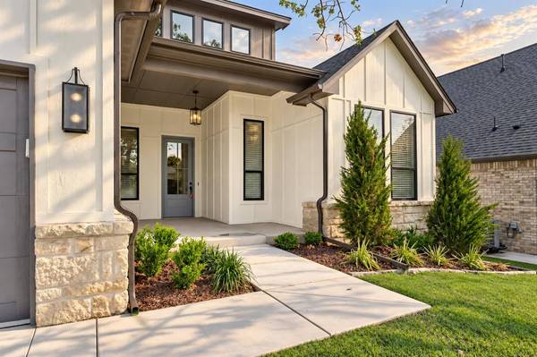 3349 Bourgogne ST, Edmond, OK 73034