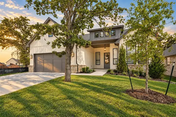 3349 Bourgogne ST, Edmond, OK 73034