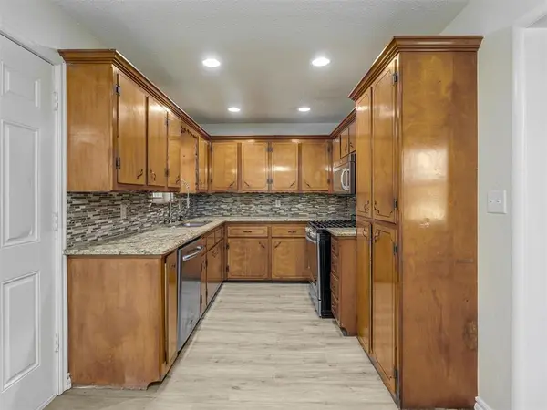 240 N Bobby Mankin DR, Choctaw, OK 73020