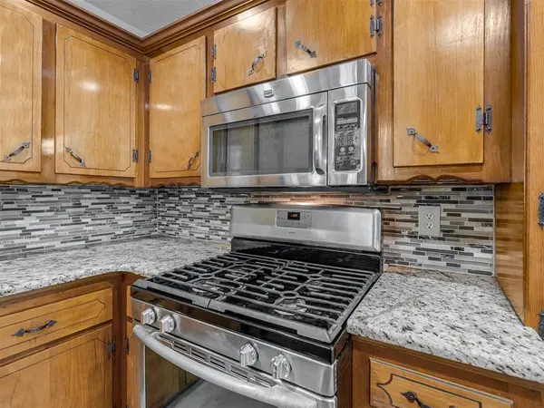 240 N Bobby Mankin DR, Choctaw, OK 73020