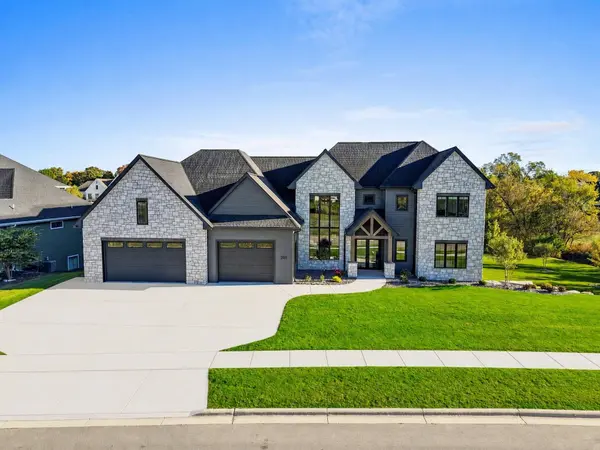 2011 LABYRINTH LN, De Pere, WI 54115