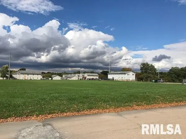 Pollock DR, Macomb, IL 61455