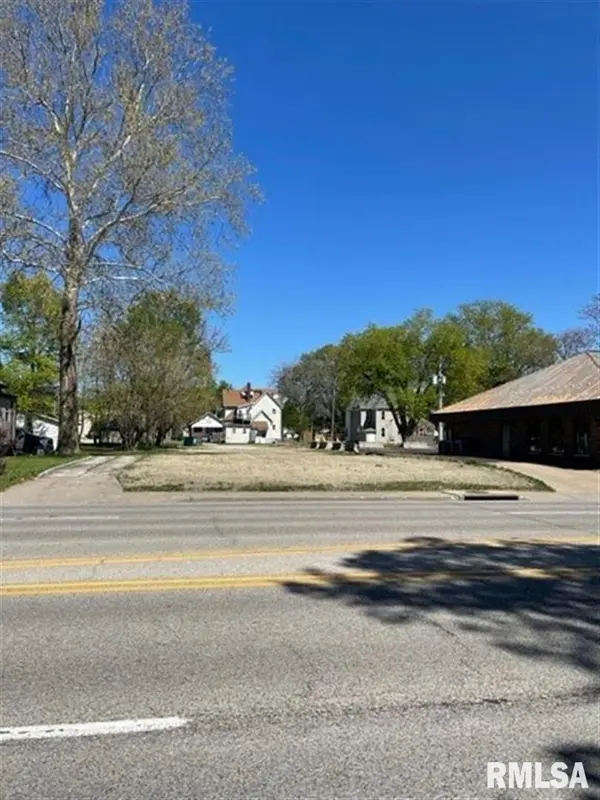 521 N LAFAYETTE ST, Macomb, IL 61455
