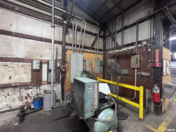 285 W DAVIS ST, Bushnell, IL 61422