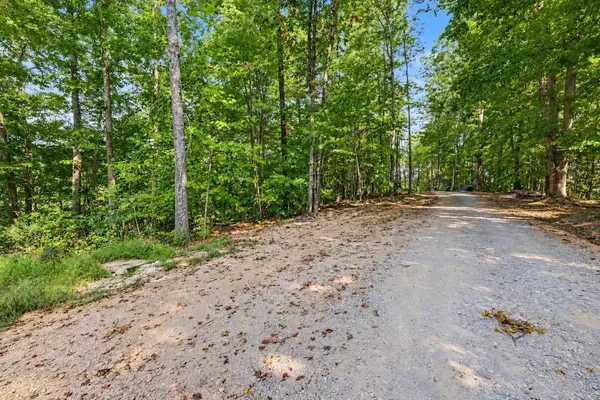 667 Soft Ridge Rd, Celina, TN 38551