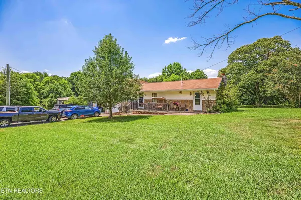 958 W Hunt Rd, Alcoa, TN 37701