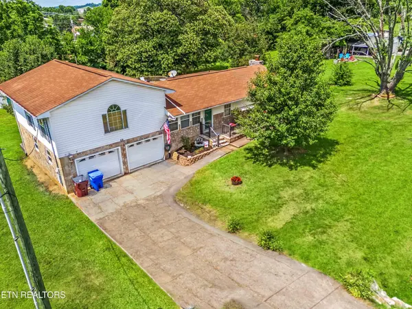 958 W Hunt Rd,  Alcoa,  TN 37701