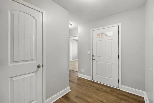 424 Leslie Wood Dr, Clarksville, TN 37040