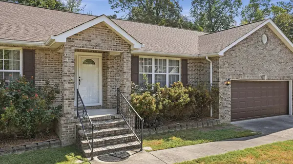 104 Oakmont Dr, Tullahoma, TN 37388