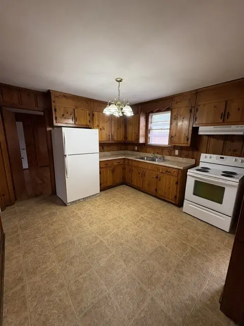 1400 S High St, Columbia, TN 38401