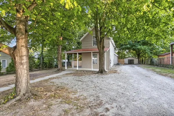 329 W 14th St, Columbia, TN 38401