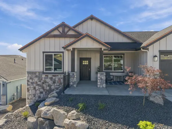 74 E Center Ln, Spokane, WA 99208