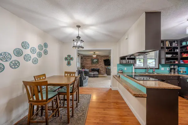 902 S Spring Park BLVD, Mt Vernon, MO 65712