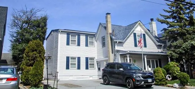 105 Wicks LN, Malverne, NY 11565