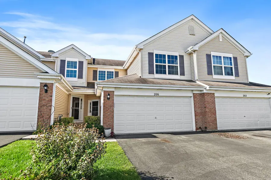 206 Wild Meadow LN, Woodstock, IL 60098
