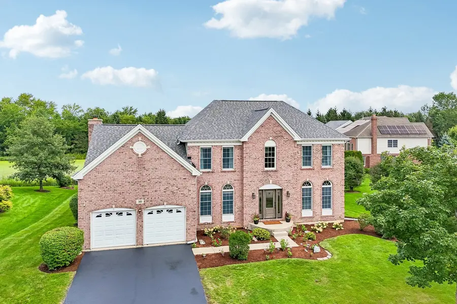 16 Eagle Ridge DR, Hawthorn Woods, IL 60047