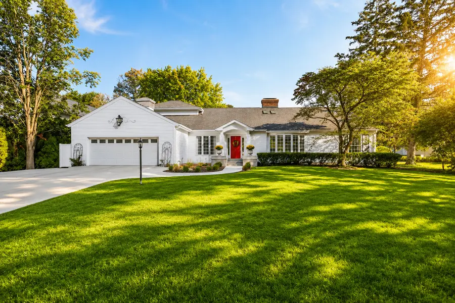 7 Greencroft DR, Champaign, IL 61821