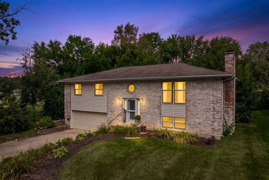 808 South RD, Lisle, IL 60532