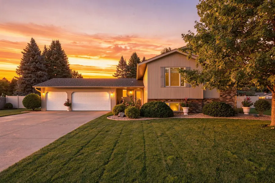 4760 Larson RD, Shoreview, MN 55126