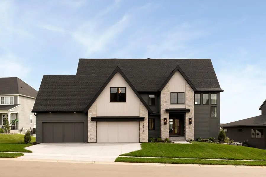 16457 47th PL N, Plymouth, MN 55446