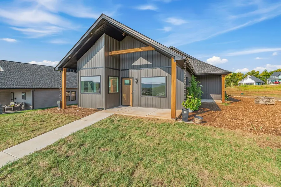1025 Wentford Avenue, Sweetwater, TN 37874
