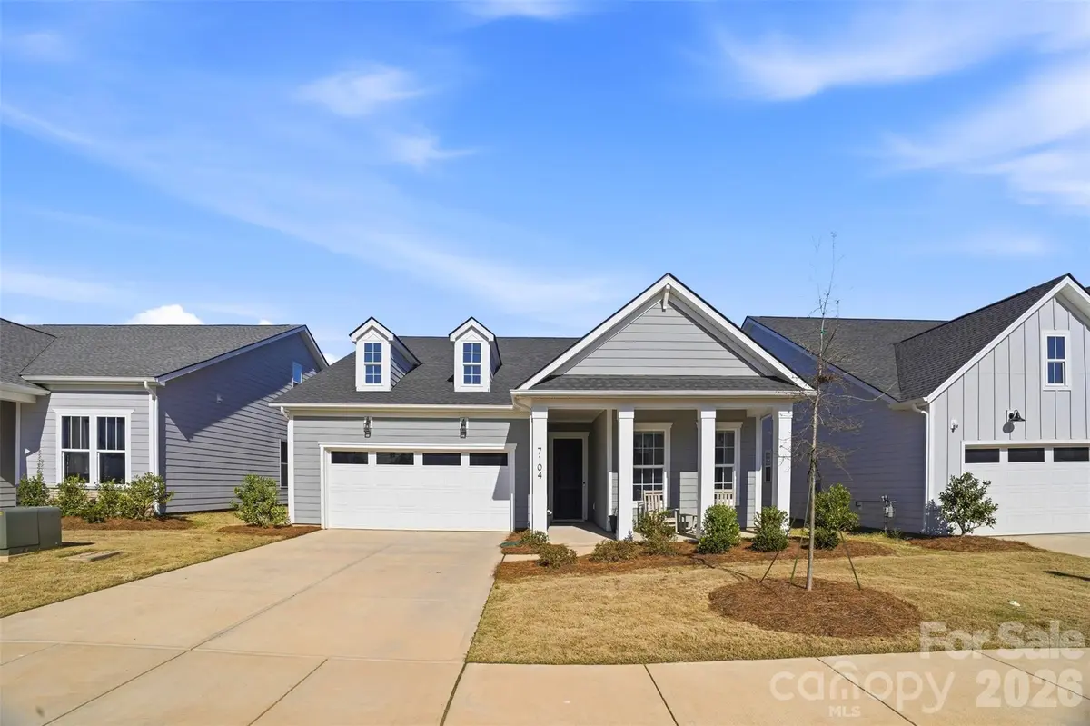 7104 Wayfarer DR, Charlotte, NC 28269