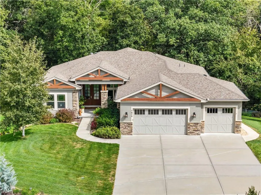 1472 Woodland RD, Greenwood, MO 64034