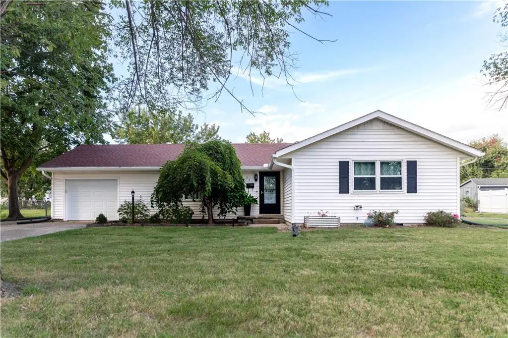 529 North DR, Marshall, MO 65340