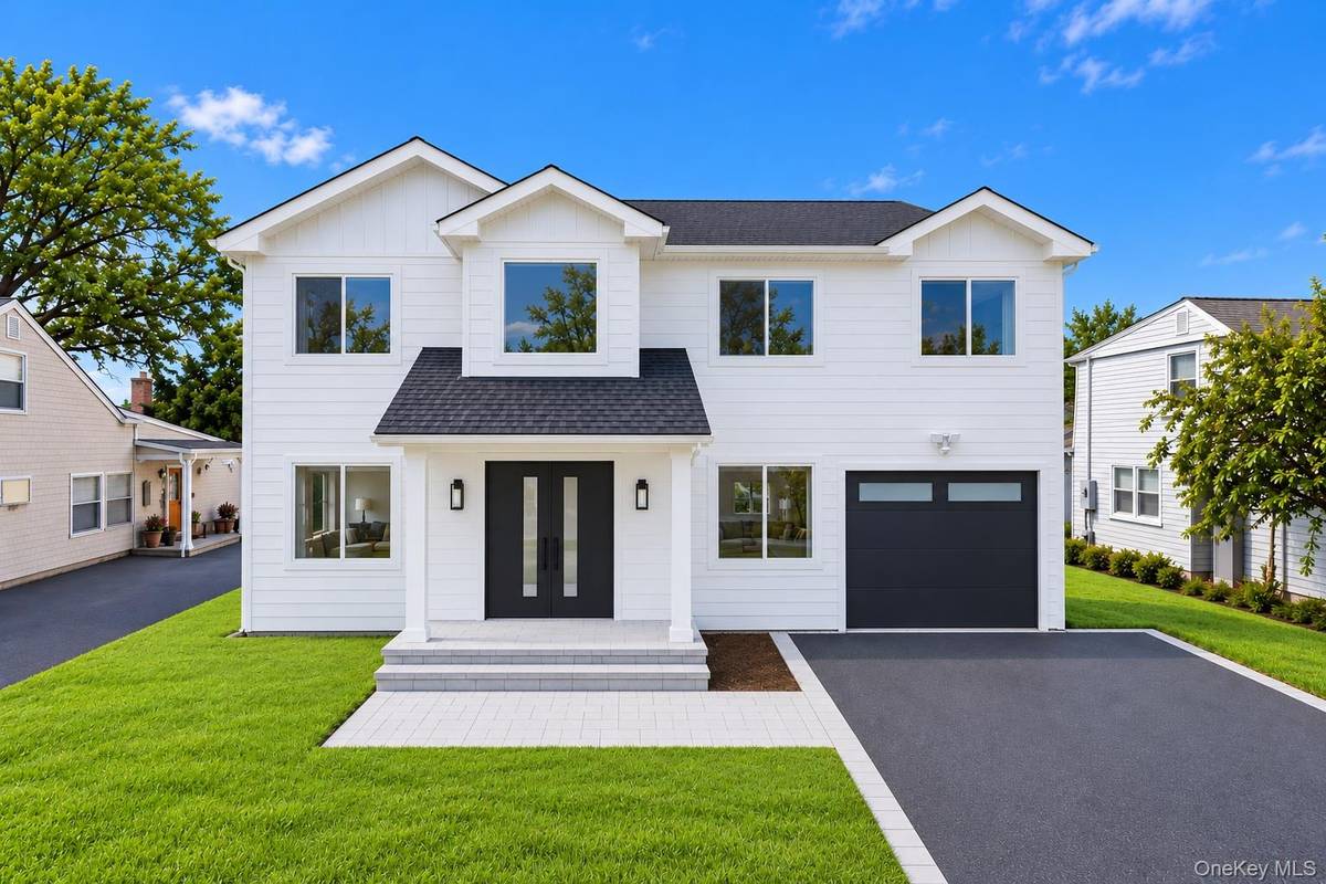 2337 Westley RD, Westbury, NY 11590