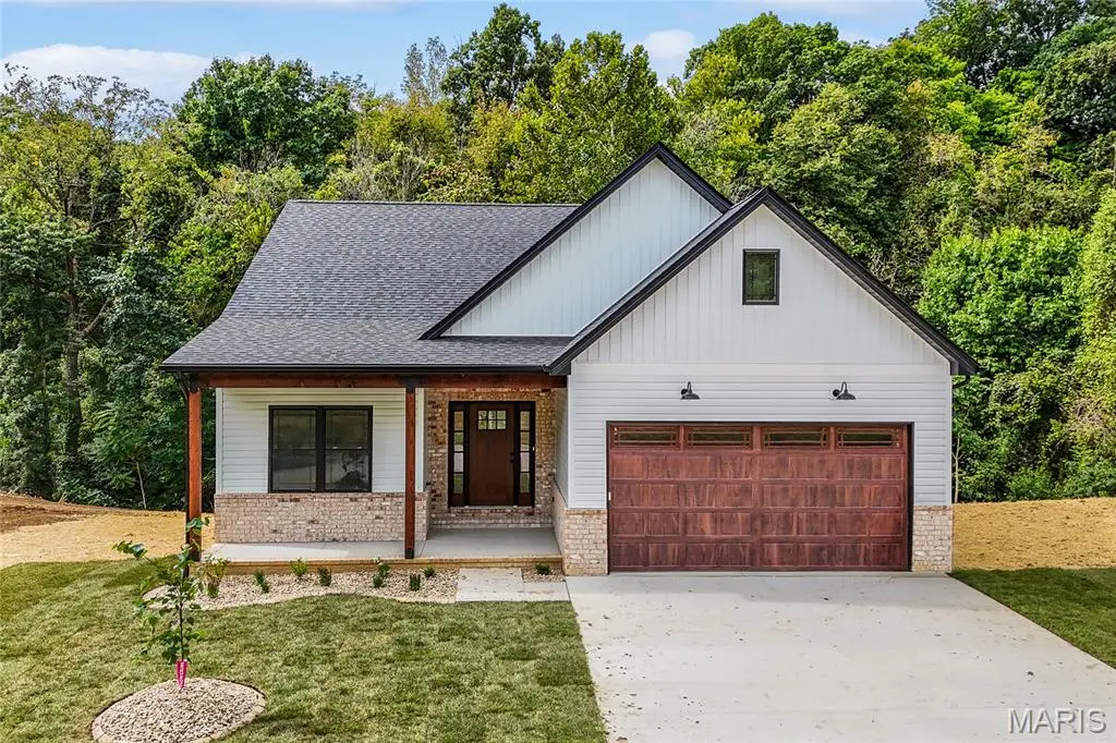 7903 Walker Meadows DR, Caseyville, IL 62232