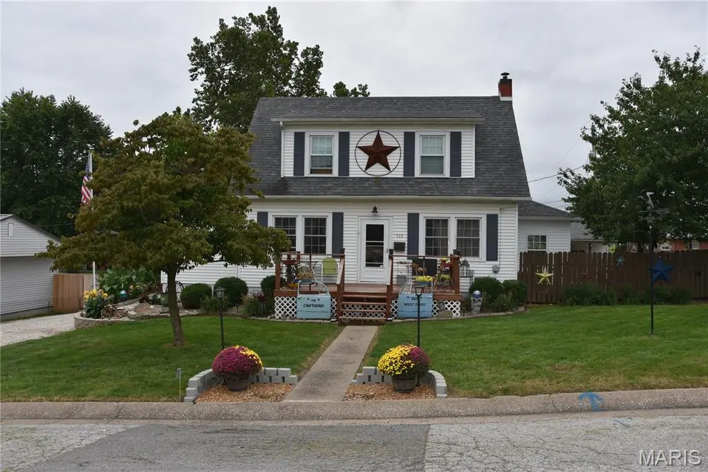 523 W Olive ST, Palmyra, MO 63461