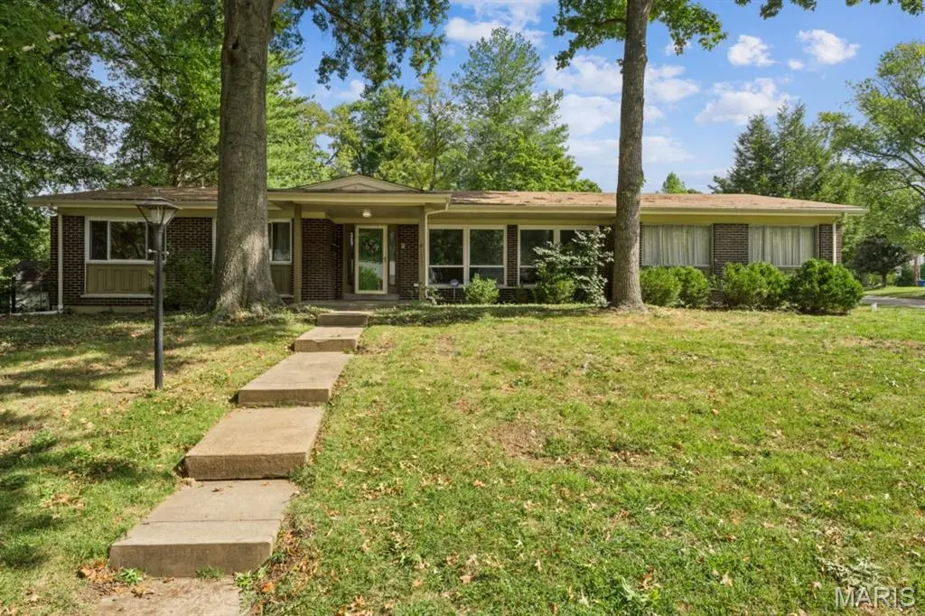 12801 Bellerive Estates DR, St Louis, MO 63141