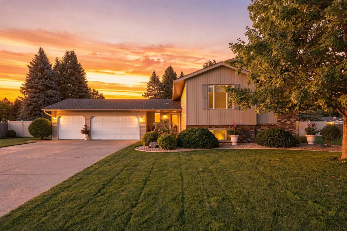 4760 Larson RD, Shoreview, MN 55126