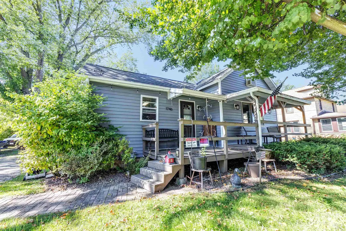 1746 ISLAND CT, Green Bay, WI 54303-6479