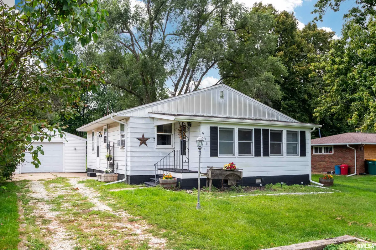 464 E PEARL ST, Farmington, IL 61531